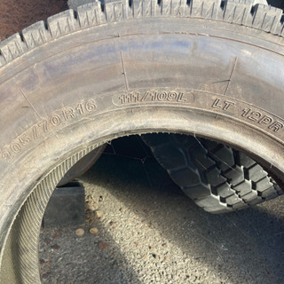 スタッドレスタイヤ　中古6本　売ります