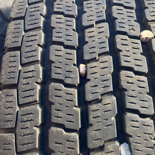 スタッドレスタイヤ　中古6本　売ります