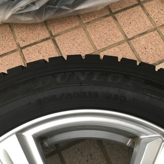 【2020年1月購入！DUNLOP ダンロップ　スタッドレスタイヤ+ホイール４本セット　WINTER MAXX205/60R16