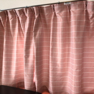 【ネット決済・配送可】(超美品)ピンクの遮光カーテン　3カ月のみの使用