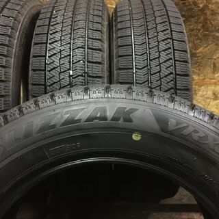 BS BLIZZAK VRX2 175/65R15 15インチ スタッドレス 4本 2017年製 アクア ポルテ キューブ スイフト等　(VTO93) クレジットカード QR決済可能 BS BLIZZAK VRX2 175/65R15 15インチ スタッドレス 4本 2017年製