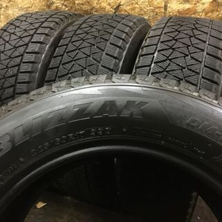 BS BLIZZAK DM-V2 225/60R17 17インチ スタッドレス 4本 2017年製 バリ溝 クルーガー エクストレイル等 (VTN256) クレジットカード QR決済可能 BS BLIZZAK DM-V2 225/60R17 17インチ スタッドレス 4本 2016～17年製