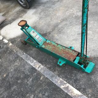 車のパーツ 10t ガレージジャッキ バンザイ 手動 油圧