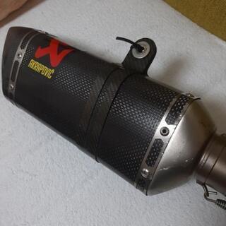 【すぐ消します】KTM パワーパーツ 390Duke 17-20 AKRAPOVIC チタン・カーボンスリップオンマフラー