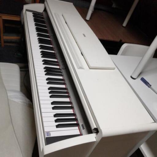 電子ピアノ