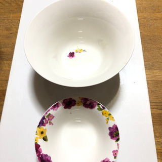 食器　花柄の陶器ボウル　Francfranc