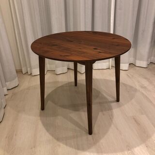 大塚家具　ダイニングテーブル「シネマ3」90cm 丸型ウォールナッツ無垢材　昨年購入新品同様！