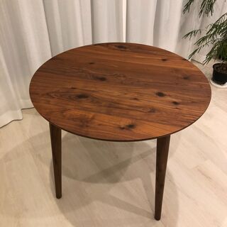 大塚家具　ダイニングテーブル「シネマ3」90cm 丸型ウォールナッツ無垢材　昨年購入新品同様！