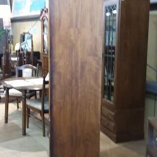 値下げしました【店舗同時販売中】　ｋａｒｉｍｏｋｕ　カリモク　コロニアルシリーズ　２枚扉食器棚　　【店頭来店ご購入限定】