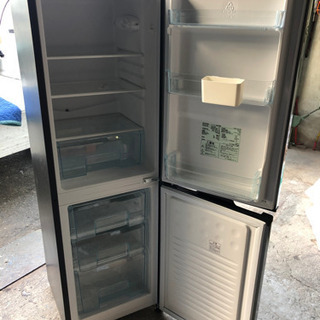 KRSE-16A　ノンフロン冷凍冷蔵庫162L(ブラックシルバー)