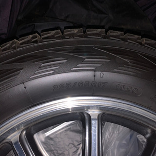 超美品スタッドレスタイヤ