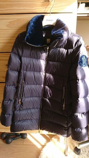 MONCLER(モンクレール)ライトダウン