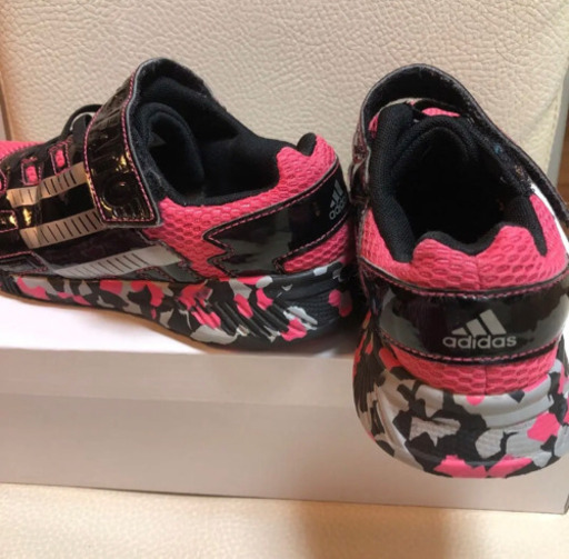 Adidas スニーカー 靴 迷彩 キッズ アディダス N S 札幌のキッズ用品 子供用シューズ の中古あげます 譲ります ジモティーで不用品の処分
