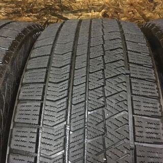 BS BLIZZAK VRX2 235/40R19 19インチ スタッドレス 4本 2017年製 マークX レクサスGS RC パサート VOLVO S60等　(VTA445) クレジットカード QR決済可能 BS BLIZZAK VRX2 235/40R19 19インチ スタッドレス 4本 2017年製