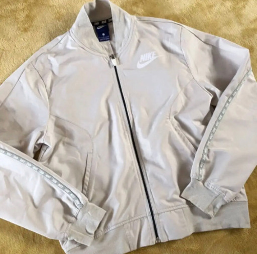 Nike ジャンパー ブルゾン アウター ジャケット ナイキ N S 札幌のブルゾン レディース の中古 古着あげます 譲ります ジモティーで不用品の処分