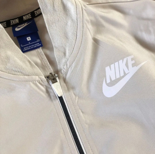 Nike ジャンパー ブルゾン アウター ジャケット ナイキ N S 札幌のブルゾン レディース の中古 古着あげます 譲ります ジモティーで不用品の処分