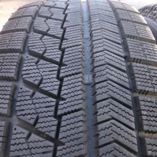 スタッドレスタイヤ4本セット　BLZZAK VRX 215/65/R16