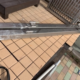 美品！外構アルミ門扉　三協アルミ製　使用期間９ヶ月　門柱・ひじ金具・鍵ついてます　DIY取り付け可能