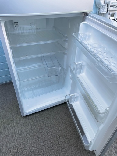 冷蔵庫　大小2つ