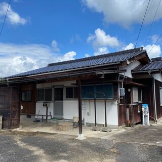 【賃貸戸建】初期費用0円ですぐに入居できます！広々と開放的な庭付...