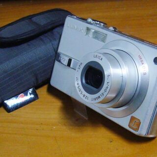 PanasonicデジタルカメラFX7・ケース。バッテリー付き