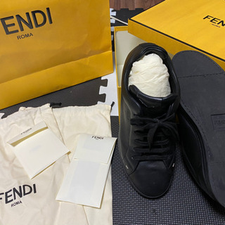 【ネット決済・配送可】FENDI モンスター　ブラックレザー ス...