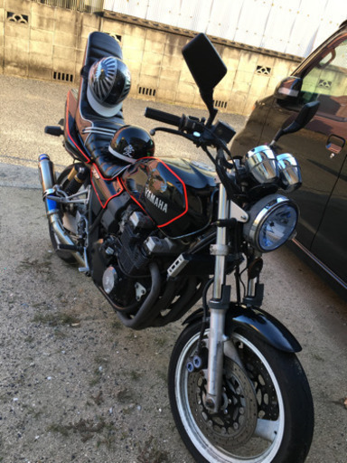 xjr400r  パンクしてます