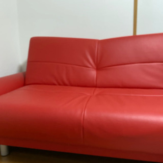 【ネット決済】2人用赤いソファー(1人用ベッドにも◎)