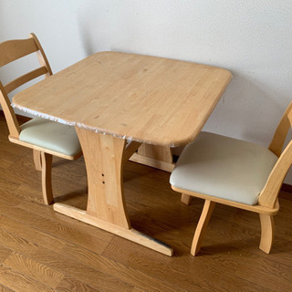 【決まりました】テーブルセット(2個回転椅子付き)
