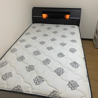 札幌 セミダブルベッド マット付き！ コンセント、ライト付き！
