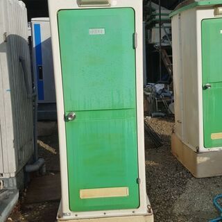 【状態は良いです】仮設トイレ(汲取り式)、洗浄済み。