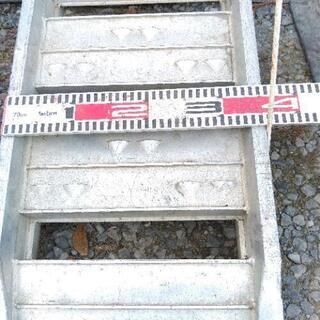 格安アルミ梯子いかがでしょうか。わわ