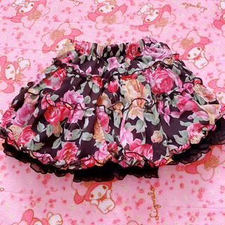 子供服 DAT ❤️ 130cm 薔薇柄 フリル ボリューム スカート