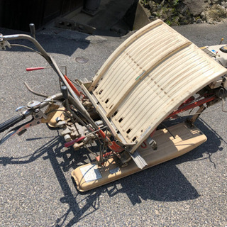 歩行田植え機