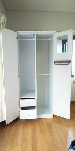 クローゼット（白）衣装収納② (そらくう) 山形の収納家具《タンス 
