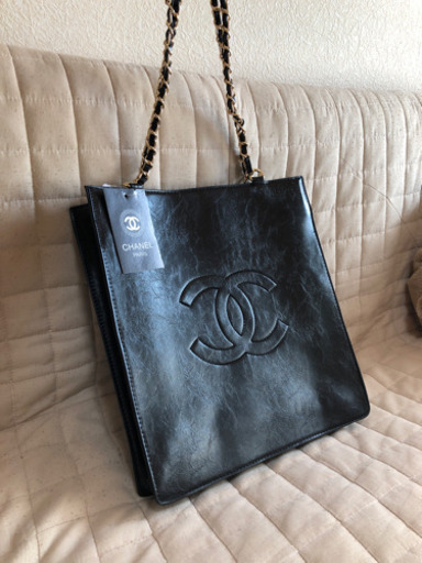 シャネルショルダーバッグ　レザーノベルティ