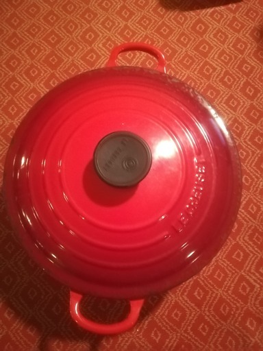 値下！ル・クルーゼ(Le Creuset) ココット・ロンド (ブラックツマミ) 24㎝ 状態いいです