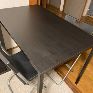 IKEAダイニングテーブル　椅子2つ付き