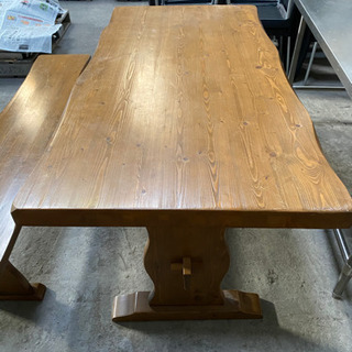 ウッドテーブル、ベンチシート
