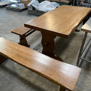 ウッドテーブル、ベンチシート