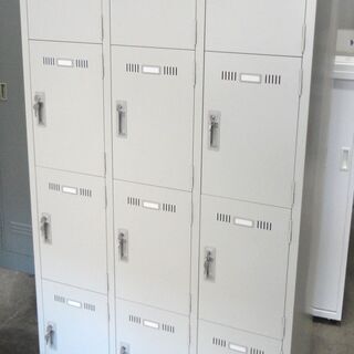 【引き取り限定】美品　スチールロッカー　12人用　オフィス　更衣室　鍵付き スチールロッカー 12人用 オフィス 更衣室 鍵付き 4列 3段 ホワイト 白