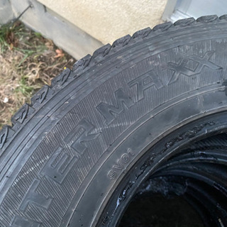 ダンロップSV01スタッドレス195/80R15 107/105L4本 ハイエースバン