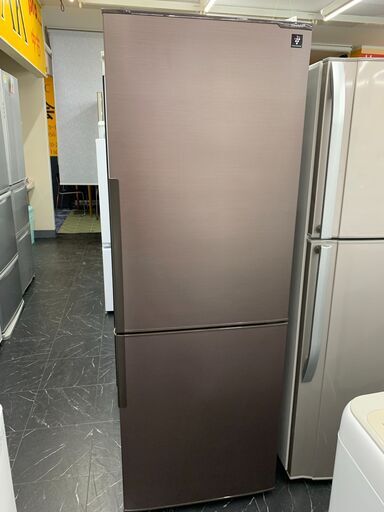 年式２０１７冷蔵庫　SHAP　配達無料、設置無料