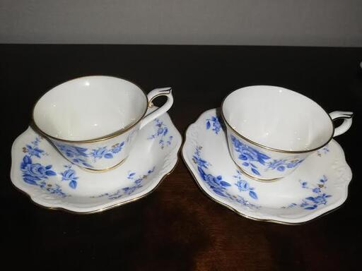 NORITAKE Ivory chinaブルーローズ ティーカップ２サラダ皿２