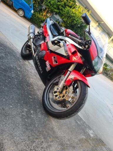 スズキ GSXR-400R