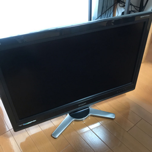 華麗 テレビと壁掛け金具セット テレビ