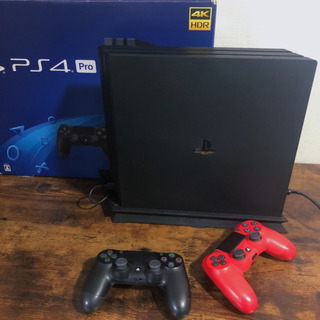 PS4 Pro 1TB本体+ 縦置きスタンド（コントローラー2つ付き）