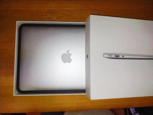 Macbook Air + ケース + HDMIケーブル