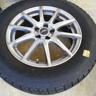 フォレスターに使用していたスタッドレスタイヤ(215/60R16)