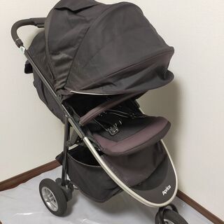 アップリカ スムーヴ  高級ベビーカー 3輪 エアータイヤ